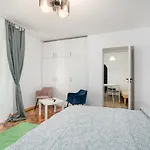 Apartment Relaxing Near Parklake Mall With Metro Access