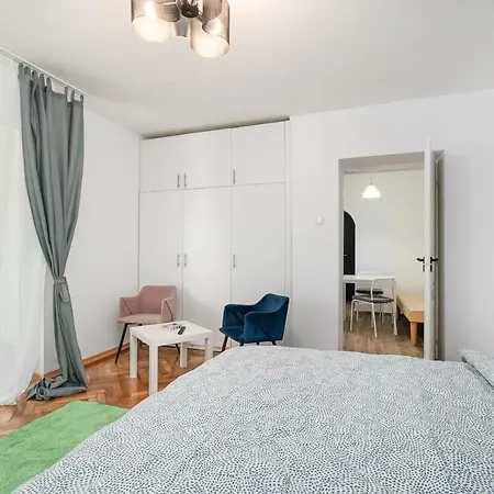 Apartment Parklake Studio Near Dristor Metro Bucharest